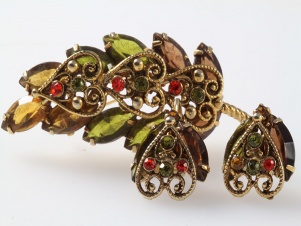 1960s olive orange heart brooch earring set - Juliana