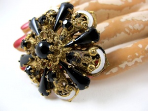 1950s thermoset heart flower vintage set by BSK