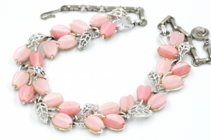 Incredible two tone pink thermoset vintage necklace signed LISNER